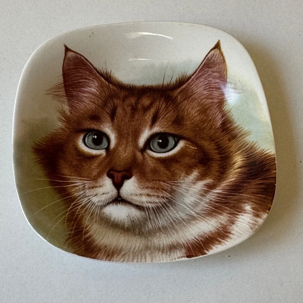 Vintage Cat Figurine and Vintage Crown Staffordshire 
England Cat Plate - Picture 6 of 10